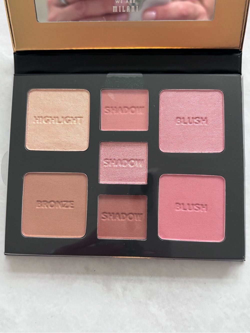 New MILANI Volume 110 Light to Medium All Inclusive Eye, Cheek, & Face Palette
